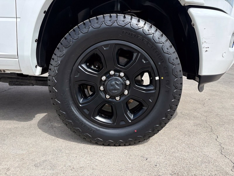 Ram 2500 Vehicle Full-screen Gallery Image 13