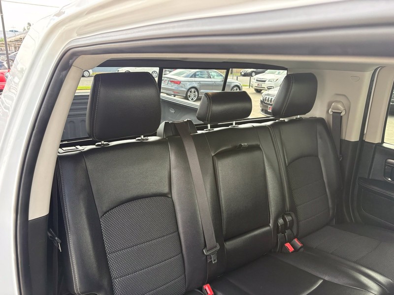Ram 2500 Vehicle Full-screen Gallery Image 20
