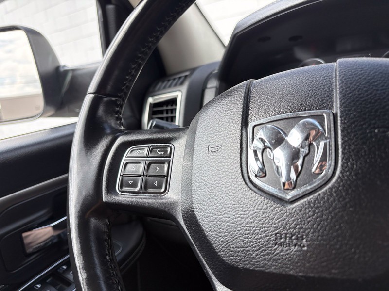 Ram 2500 Vehicle Full-screen Gallery Image 24