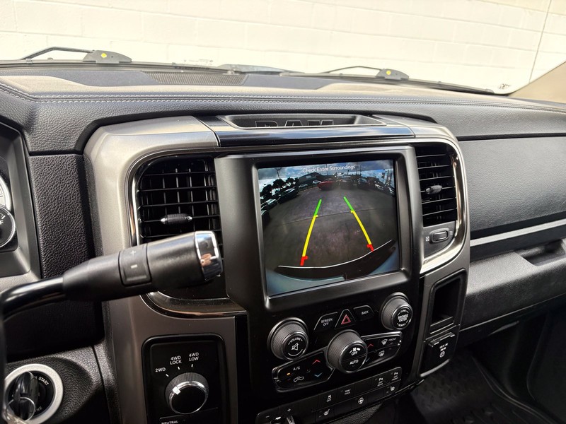 Ram 2500 Vehicle Full-screen Gallery Image 28