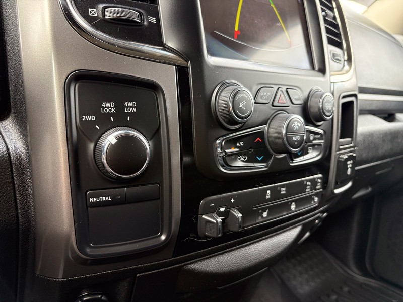 Ram 2500 Vehicle Full-screen Gallery Image 29