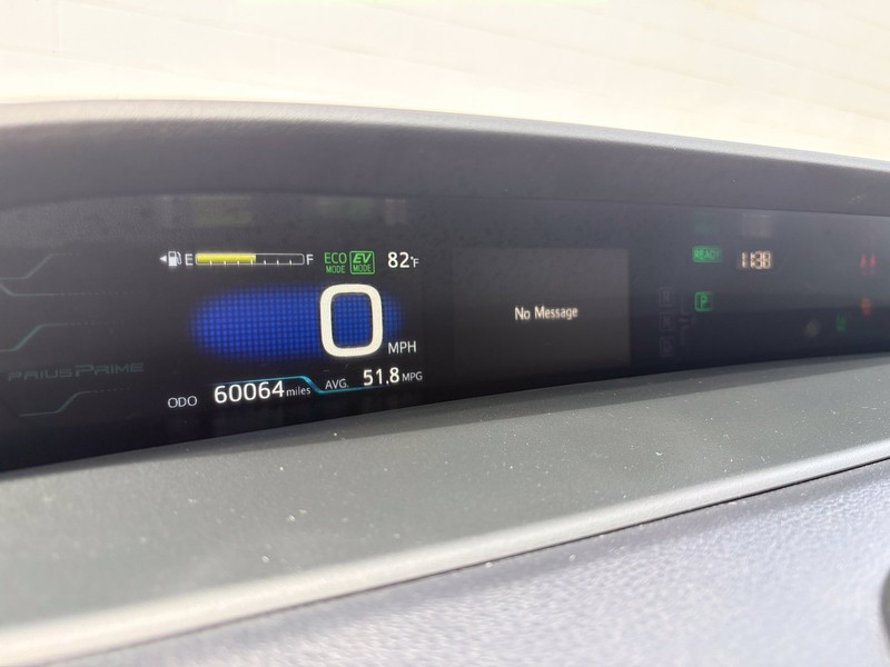 Toyota Prius Prime Vehicle Full-screen Gallery Image 22
