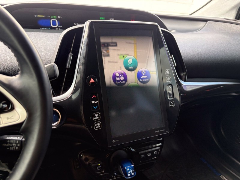 Toyota Prius Prime Vehicle Full-screen Gallery Image 27