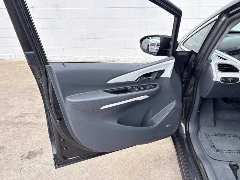 Chevrolet Bolt EV Vehicle Full-screen Gallery Image 14