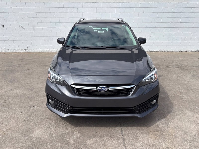 Subaru Impreza Vehicle Full-screen Gallery Image 02