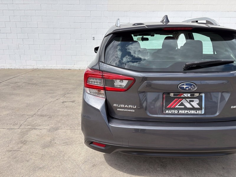 Subaru Impreza Vehicle Full-screen Gallery Image 07