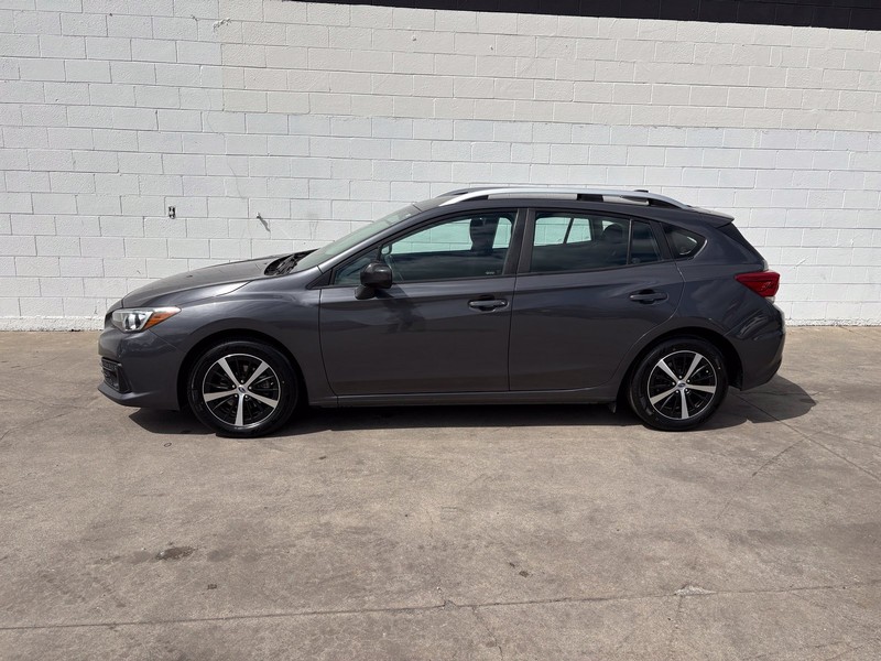 Subaru Impreza Vehicle Full-screen Gallery Image 10