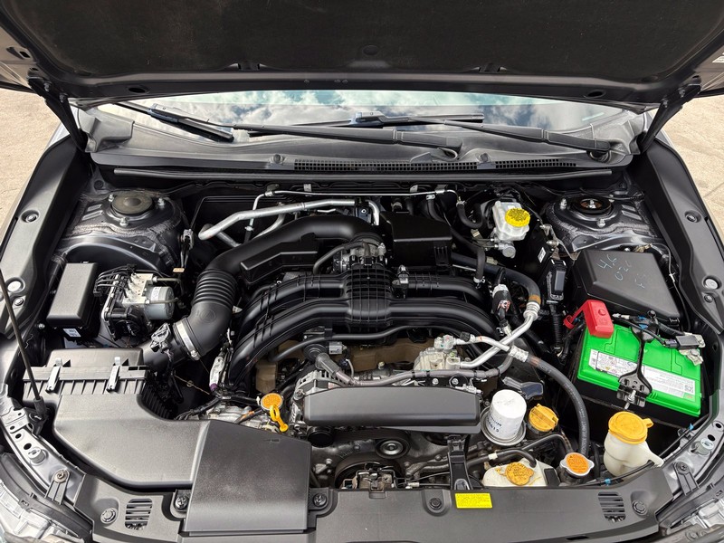Subaru Impreza Vehicle Full-screen Gallery Image 12