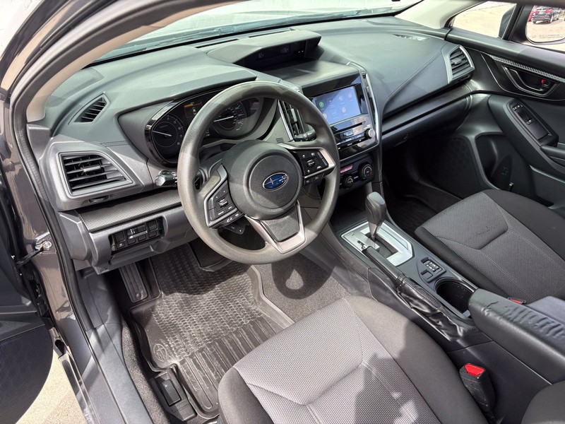 Subaru Impreza Vehicle Full-screen Gallery Image 15