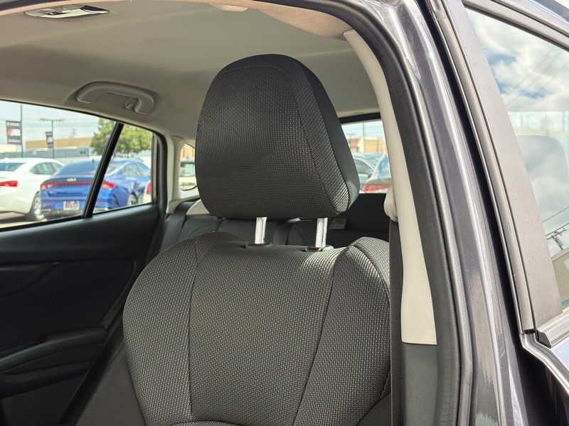 Subaru Impreza Vehicle Full-screen Gallery Image 17