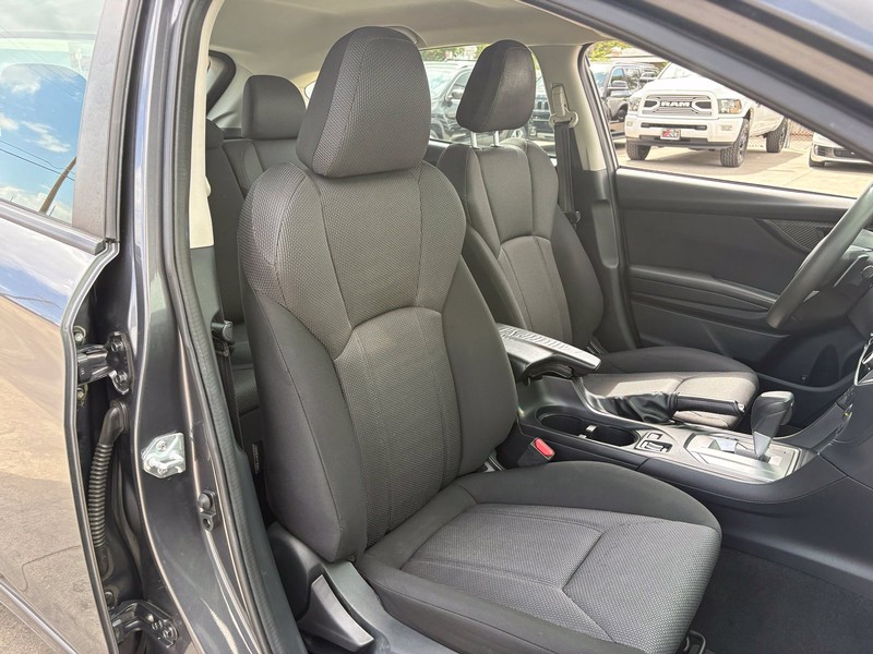 Subaru Impreza Vehicle Full-screen Gallery Image 19