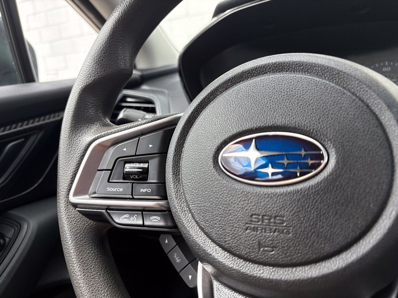 Subaru Impreza Vehicle Full-screen Gallery Image 24