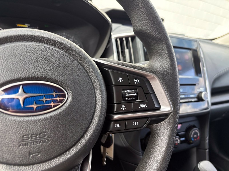 Subaru Impreza Vehicle Full-screen Gallery Image 25