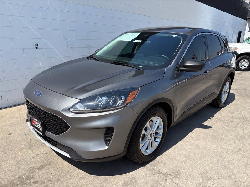 Ford Escape Vehicle Full-screen Gallery Image 12