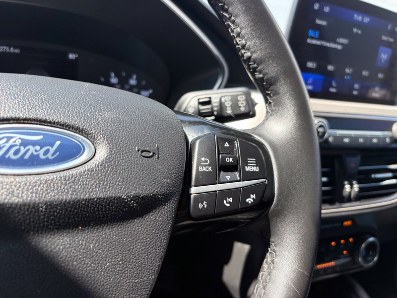 Ford Escape Vehicle Full-screen Gallery Image 26