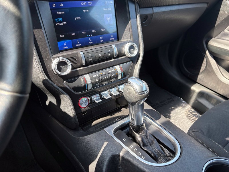 Ford Mustang Vehicle Full-screen Gallery Image 27