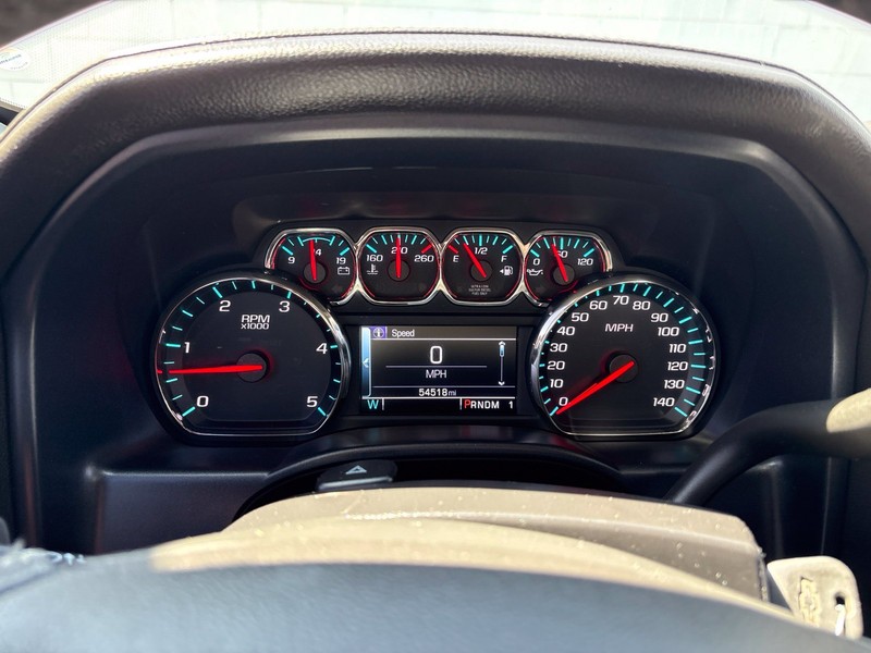 Chevrolet Silverado 2500HD Vehicle Full-screen Gallery Image 22