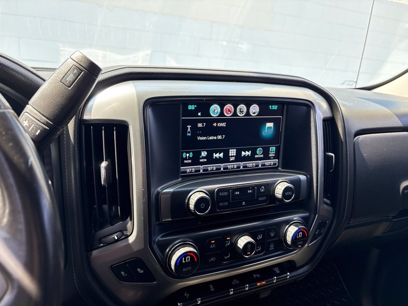 Chevrolet Silverado 2500HD Vehicle Full-screen Gallery Image 27
