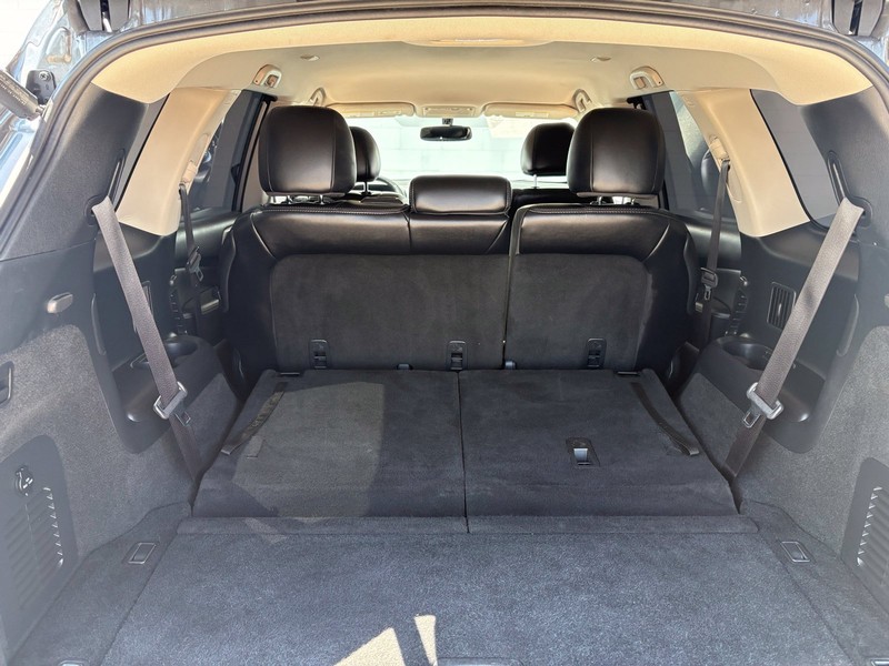 Nissan Pathfinder Vehicle Full-screen Gallery Image 08