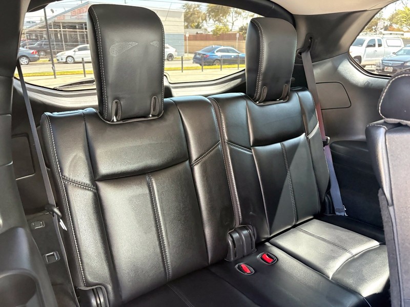 Nissan Pathfinder Vehicle Full-screen Gallery Image 22