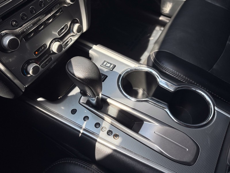 Nissan Pathfinder Vehicle Full-screen Gallery Image 32