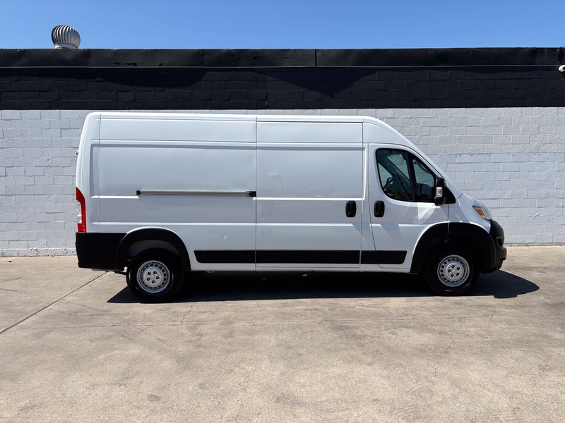 Ram ProMaster Cargo Van Vehicle Full-screen Gallery Image 01