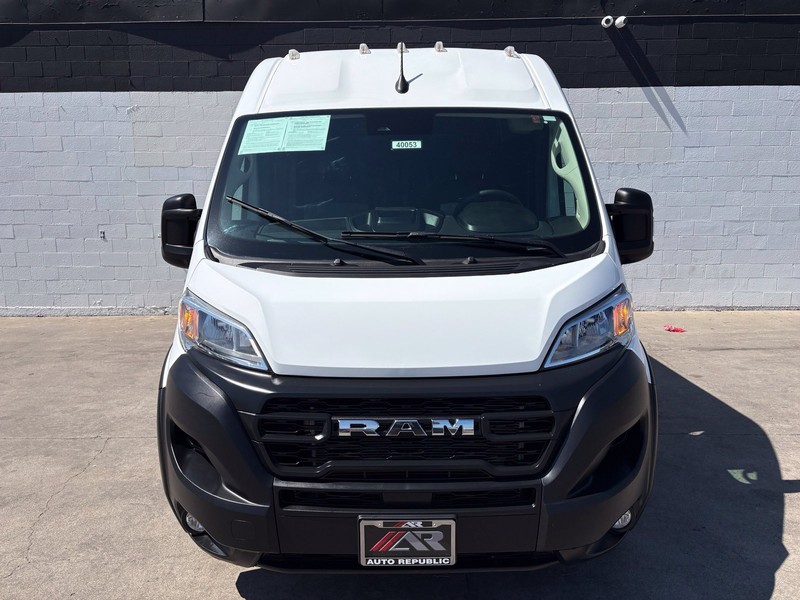 Ram ProMaster Cargo Van Vehicle Full-screen Gallery Image 03