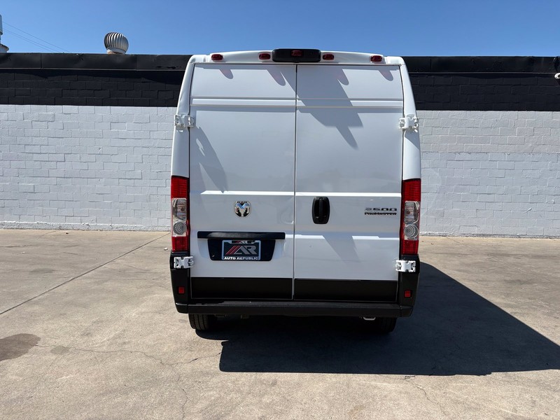 Ram ProMaster Cargo Van Vehicle Full-screen Gallery Image 06