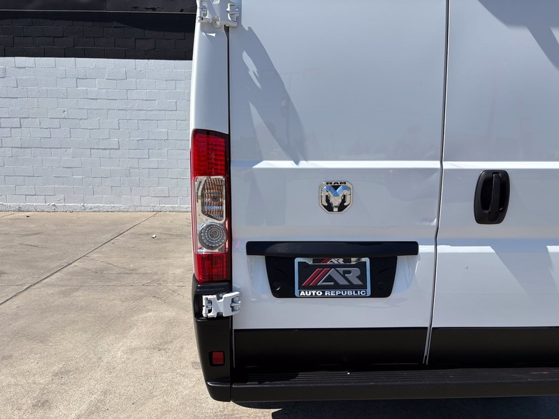 Ram ProMaster Cargo Van Vehicle Full-screen Gallery Image 07