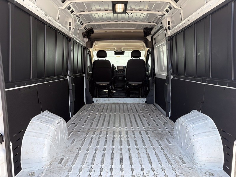 Ram ProMaster Cargo Van Vehicle Full-screen Gallery Image 08