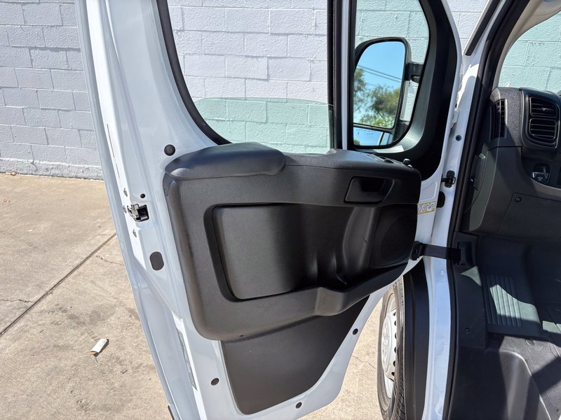 Ram ProMaster Cargo Van Vehicle Full-screen Gallery Image 14