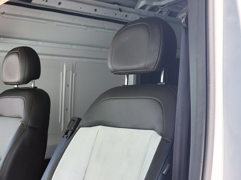 Ram ProMaster Cargo Van Vehicle Full-screen Gallery Image 17