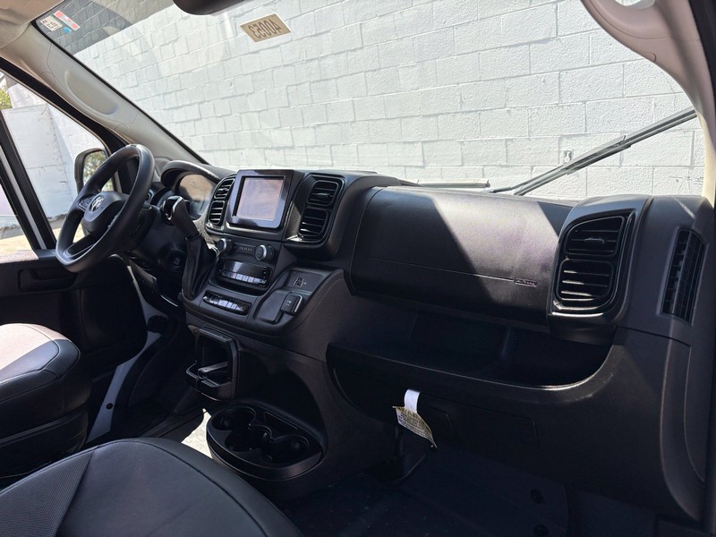 Ram ProMaster Cargo Van Vehicle Full-screen Gallery Image 18