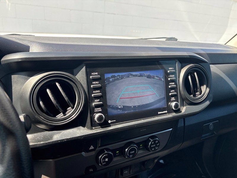 Toyota Tacoma Vehicle Full-screen Gallery Image 30