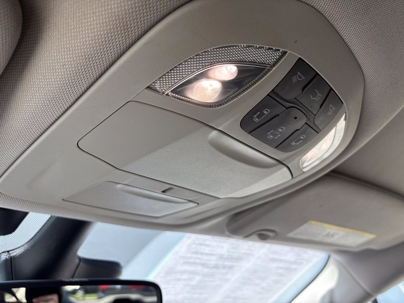 Chrysler Pacifica Vehicle Full-screen Gallery Image 31