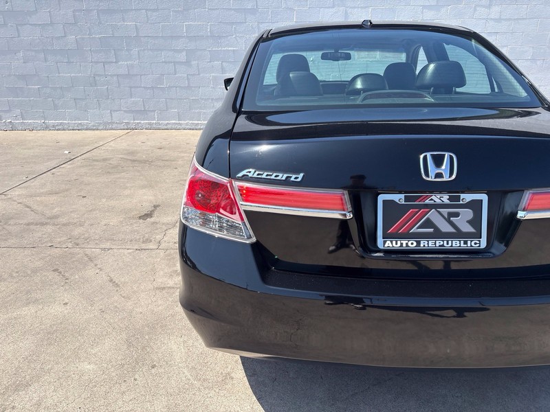 Honda Accord Sedan Vehicle Full-screen Gallery Image 07