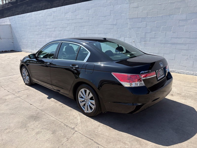Honda Accord Sedan Vehicle Full-screen Gallery Image 09