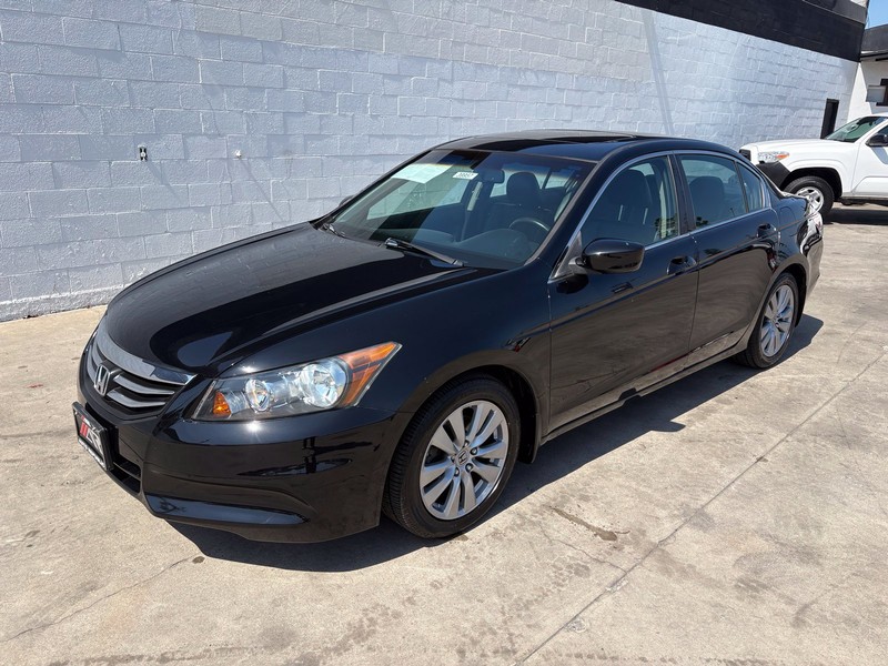 Honda Accord Sedan Vehicle Full-screen Gallery Image 11