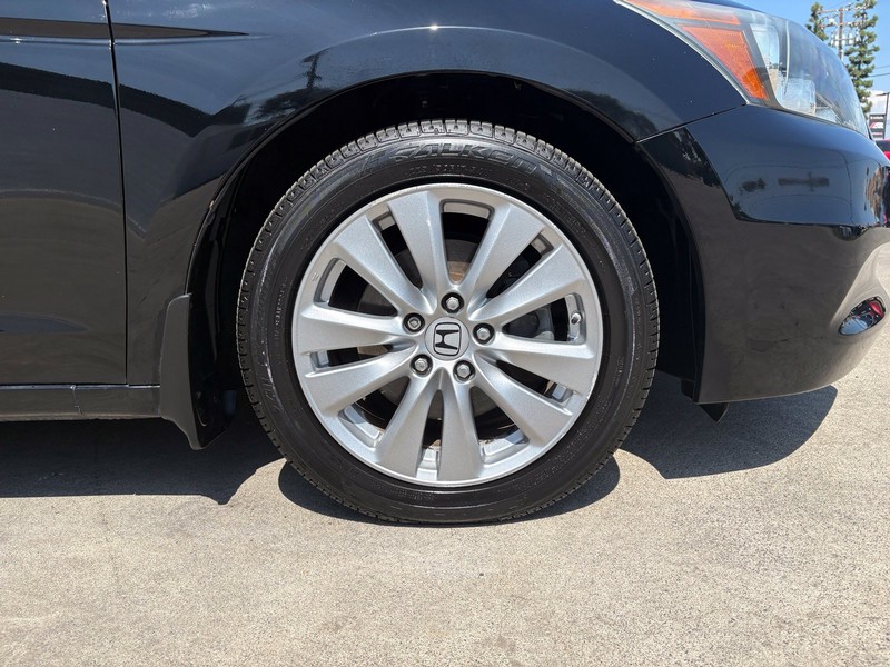 Honda Accord Sedan Vehicle Full-screen Gallery Image 12
