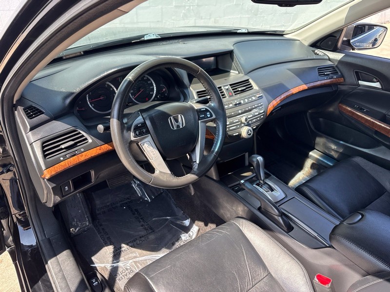 Honda Accord Sedan Vehicle Full-screen Gallery Image 14