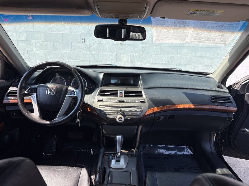 Honda Accord Sedan Vehicle Full-screen Gallery Image 20