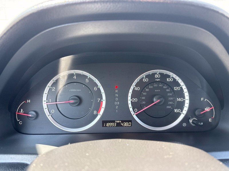 Honda Accord Sedan Vehicle Full-screen Gallery Image 21