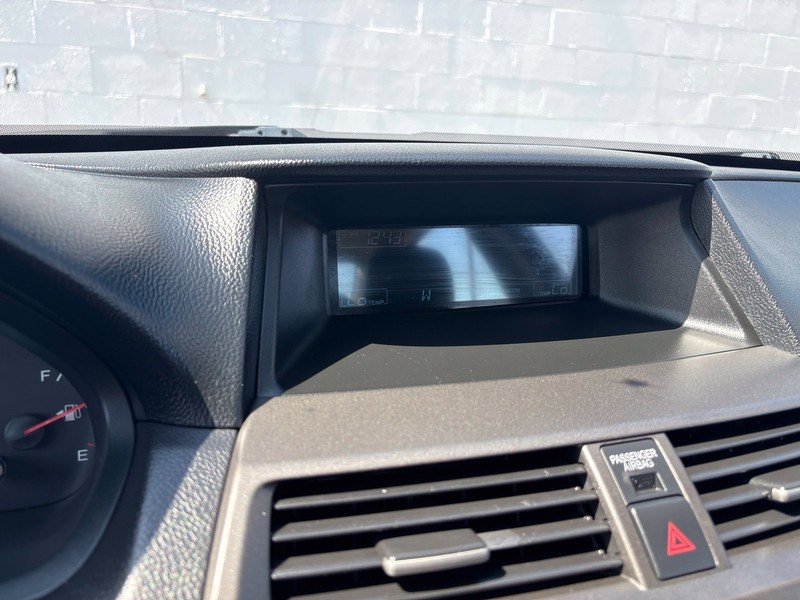 Honda Accord Sedan Vehicle Full-screen Gallery Image 26
