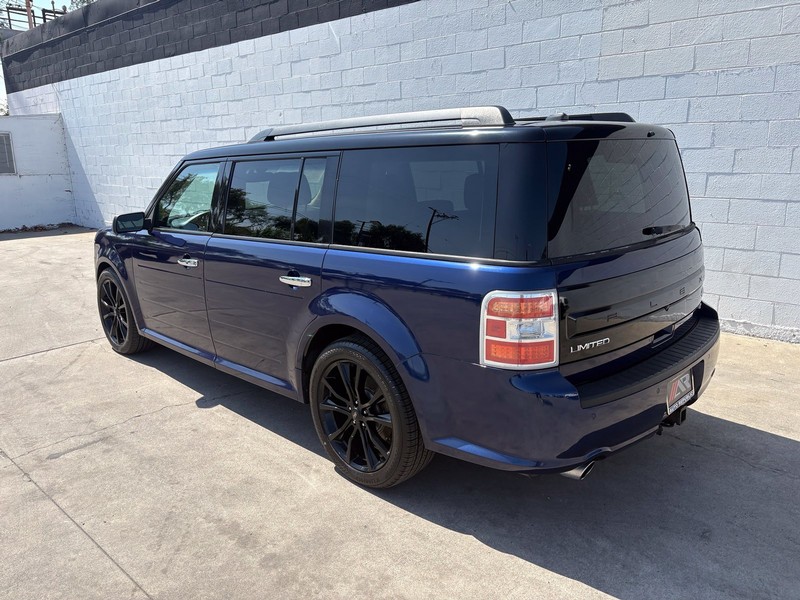 Ford Flex Vehicle Full-screen Gallery Image 10