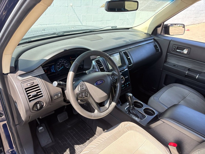 Ford Flex Vehicle Full-screen Gallery Image 15