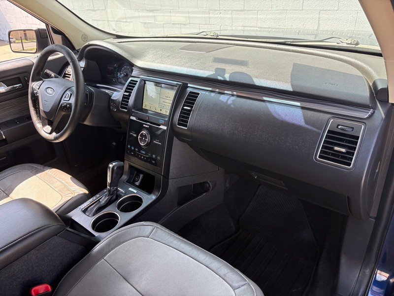 Ford Flex Vehicle Full-screen Gallery Image 18