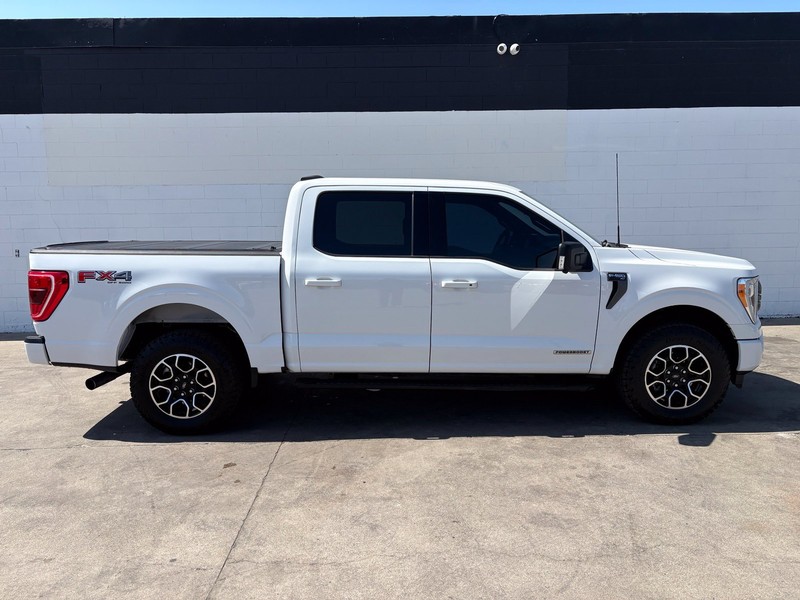Ford F-150 Vehicle Full-screen Gallery Image 01