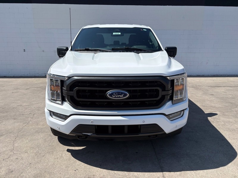 Ford F-150 Vehicle Full-screen Gallery Image 03