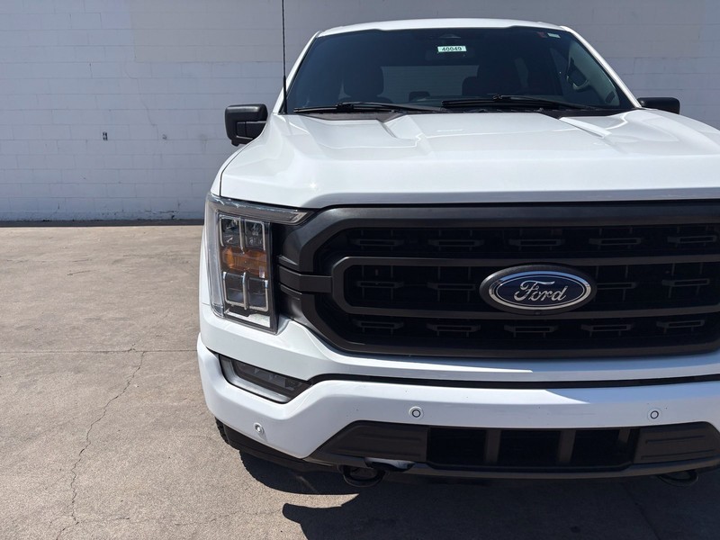 Ford F-150 Vehicle Full-screen Gallery Image 04