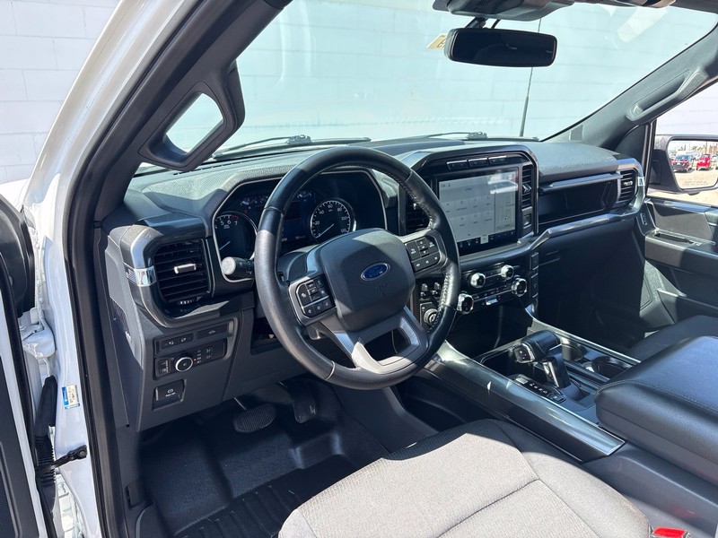 Ford F-150 Vehicle Full-screen Gallery Image 14
